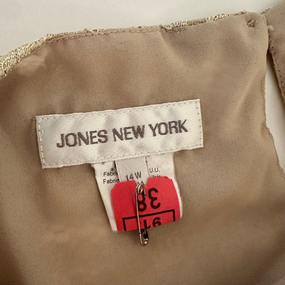 Jones New York lace blouse - Picture 6 of 7